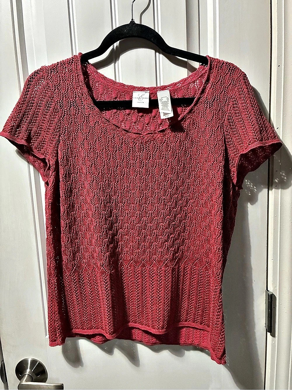 Emma & James Textured Short Sleeve Top in Red Size Medium